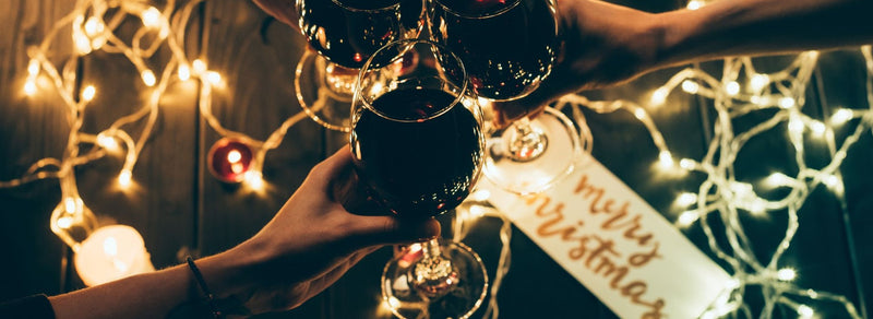 Vier kerst klein met grootse wijnen